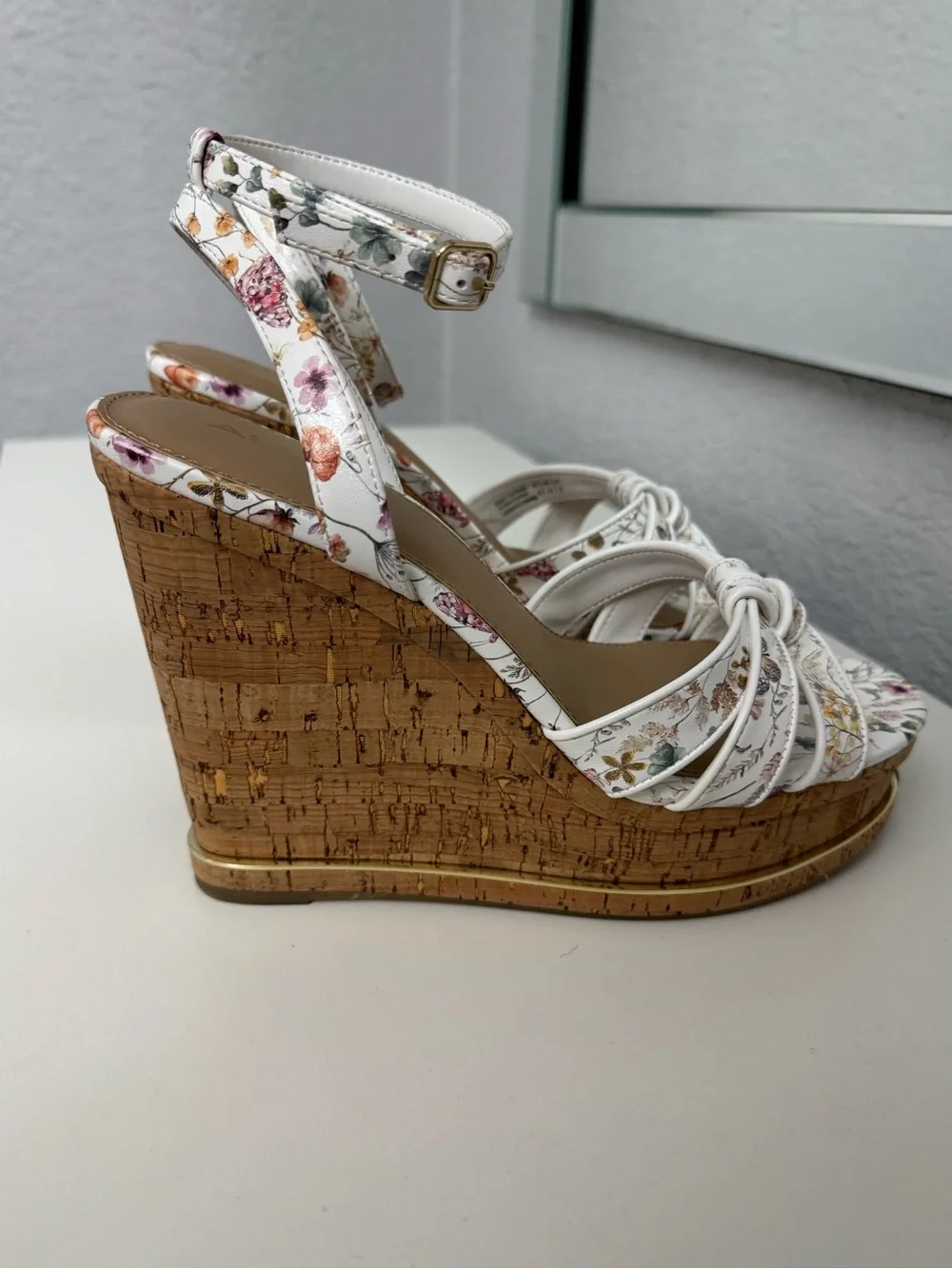 Aldo White and Butterfly Floral Cork Platform Wedges Pillow Walk  Comfort NWOB